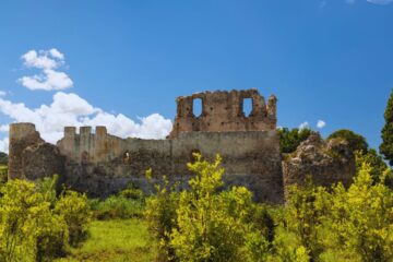 Castello di Bivona, il guardiano silenzioso e affascinante di Vibo Valentia