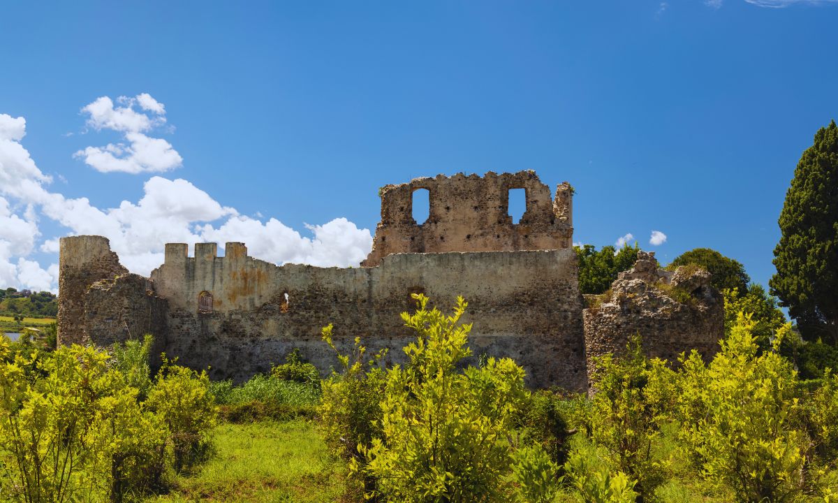 Castello di Bivona, il guardiano silenzioso e affascinante di Vibo Valentia